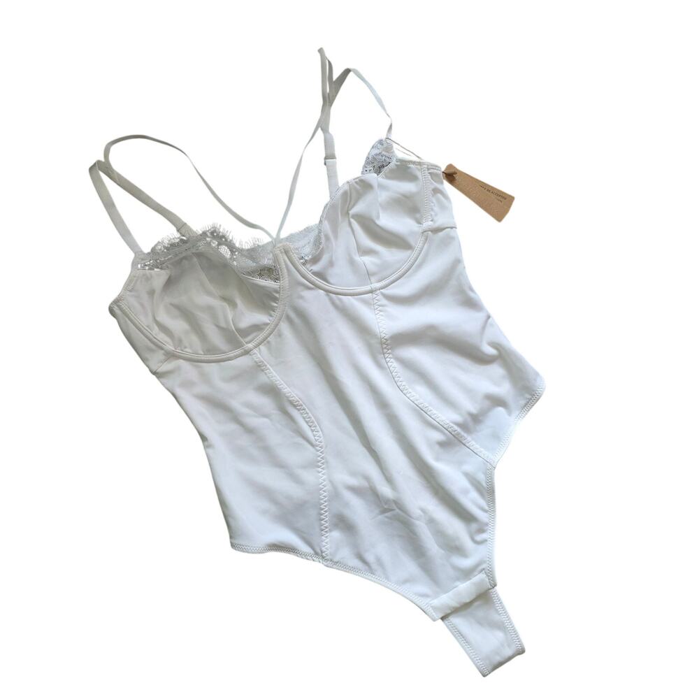 NWT SHAPELLX Tummy Control Shapewear Lace Bodysuit Thong Tops Body Shaper Sz M